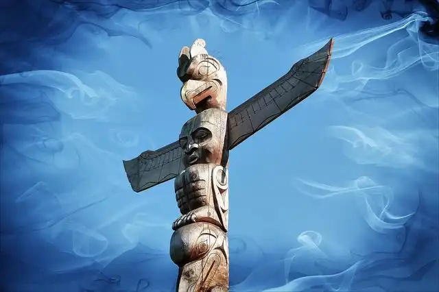 totem-pole image